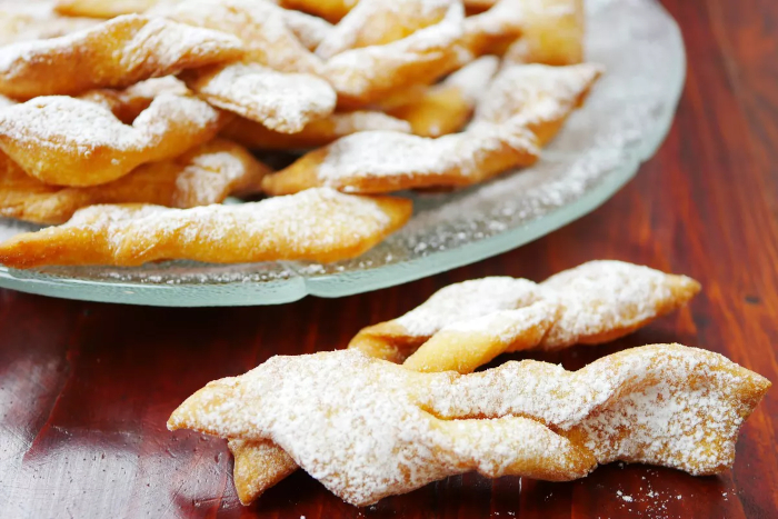 faworki z cukrem pudrem przepis prosty