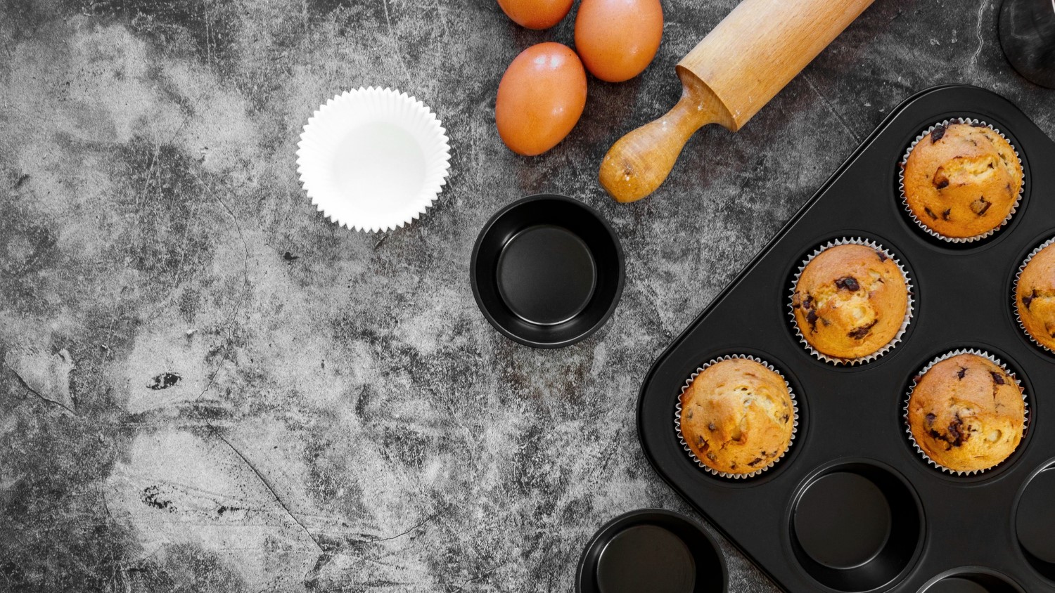 Secrets of Perfect Baking: Choosing the Right Pans and Trays