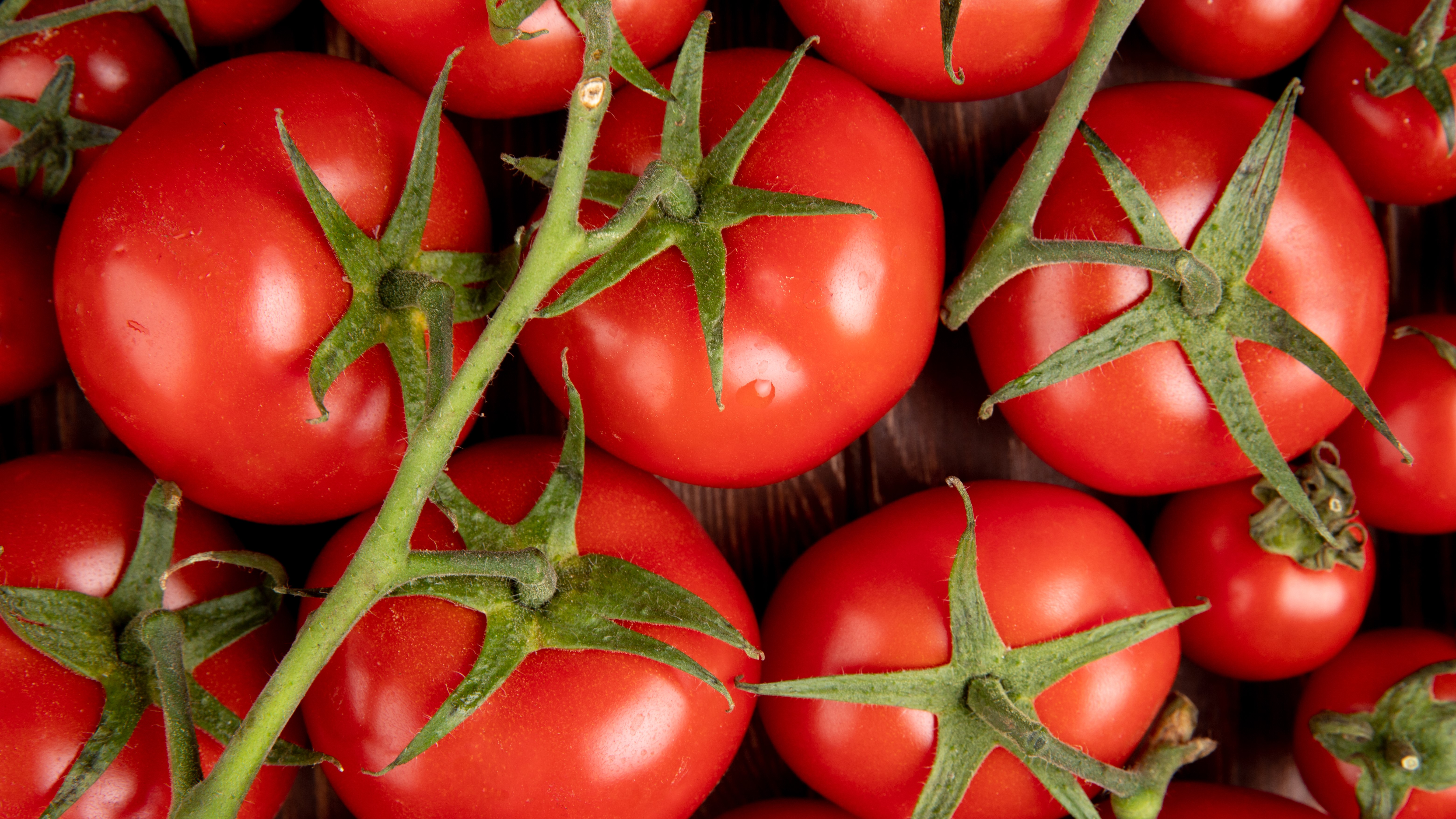 Jak Zdrowo Jeść Latem? Produkty, Które Chłodzą Organizm